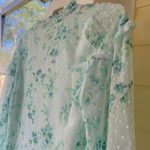 Like New Medium CeCe Blouse from Nordstrom